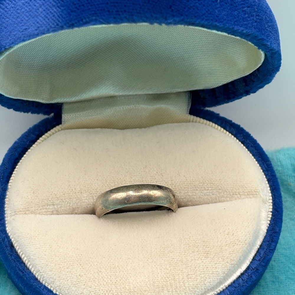 Vtg Hand Made Hammered Round 1948 Silver Quarter Dollar Wedding Band Ring 5 1/4